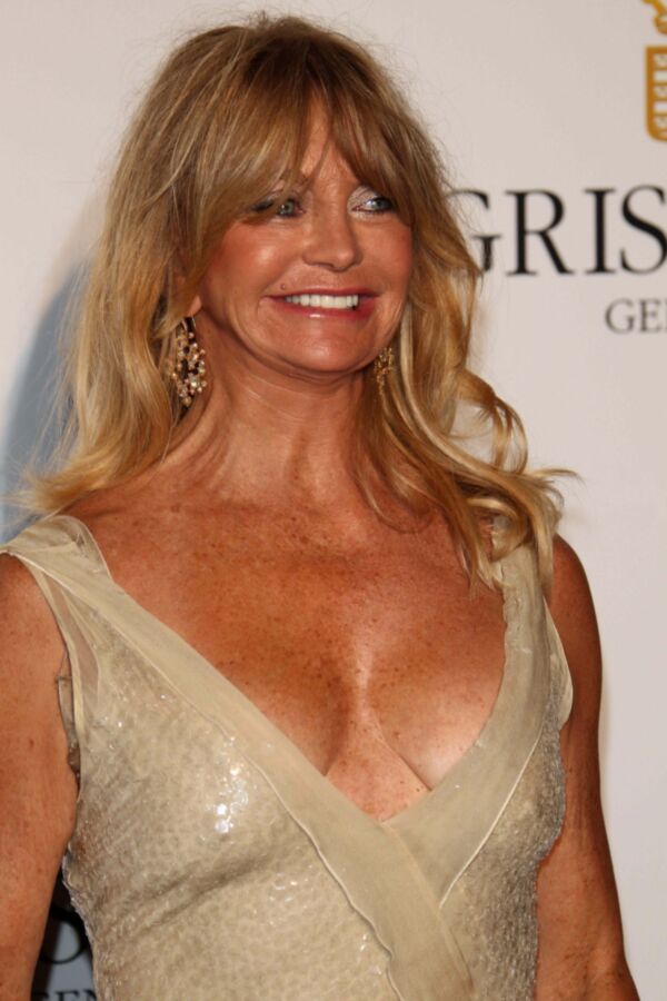 Free porn pics of Goldie Hawn 4 of 32 pics
