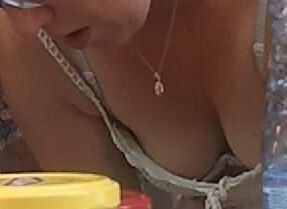 vierge salope voyeur decollete vierge salope voyeur decollete