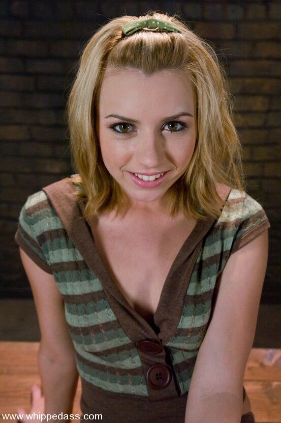 Free porn pics of Lexi Belle - my fave 16 of 20 pics