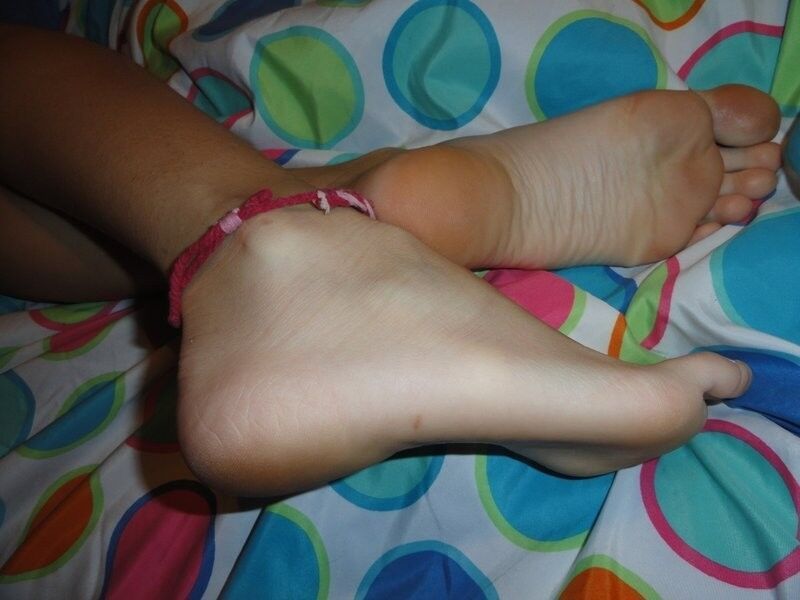 Free porn pics of Cute feet and toes 17 of 17 pics