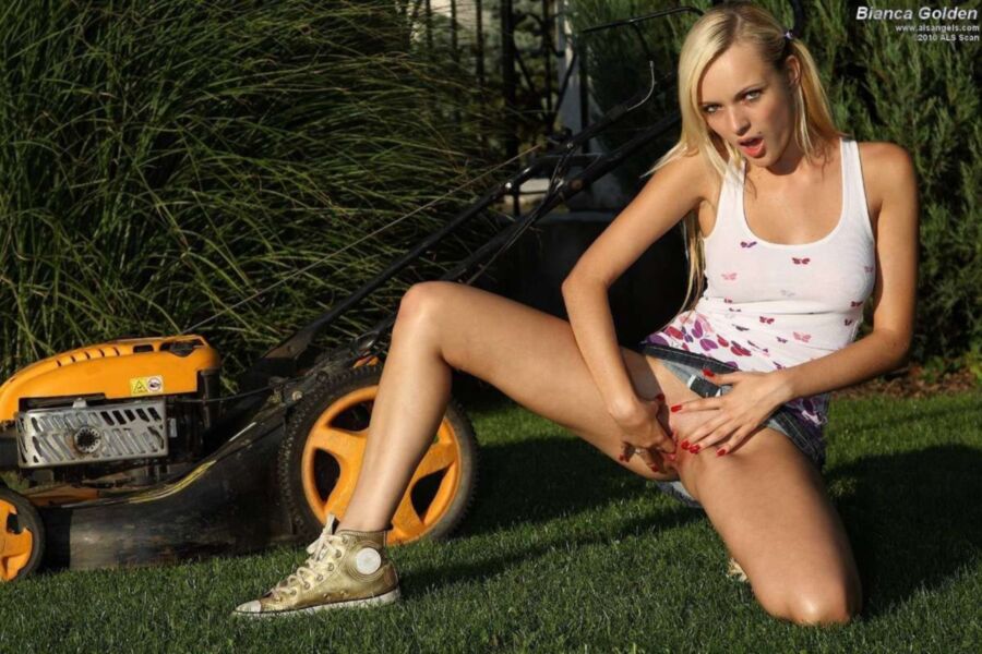 Free porn pics of wives cutting the grass 1 of 11 pics