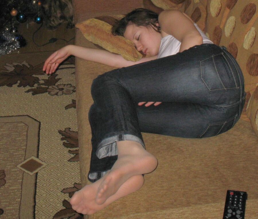Free porn pics of Drunnk & passed out Sluts 3 of 100 pics