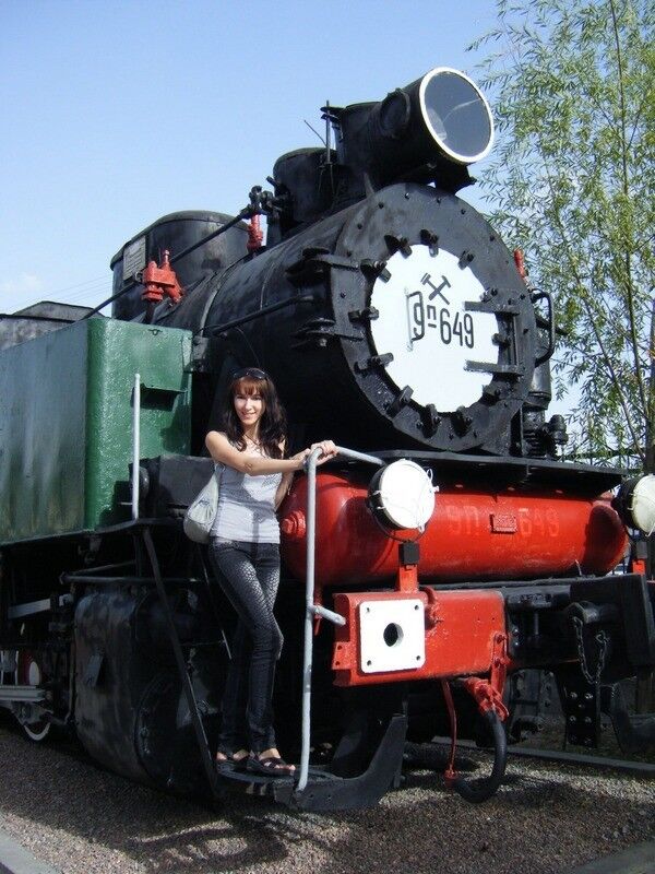 Free porn pics of women and steam trains - engines - No punks! 12 of 63 pics