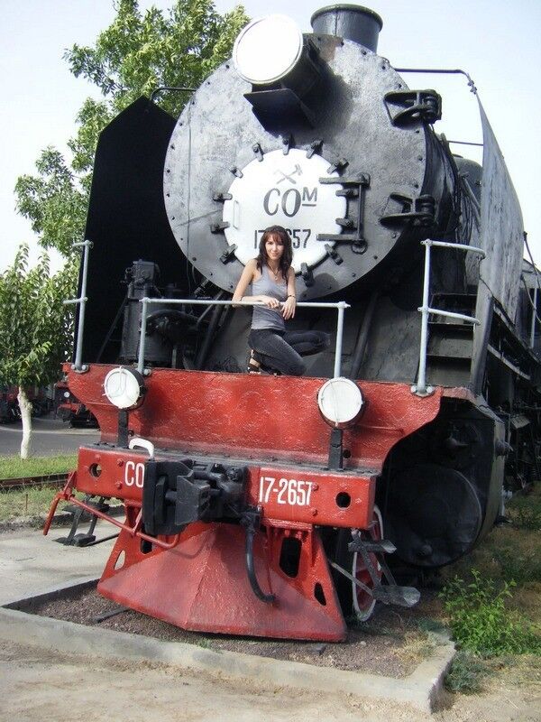 Free porn pics of women and steam trains - engines - No punks! 16 of 63 pics