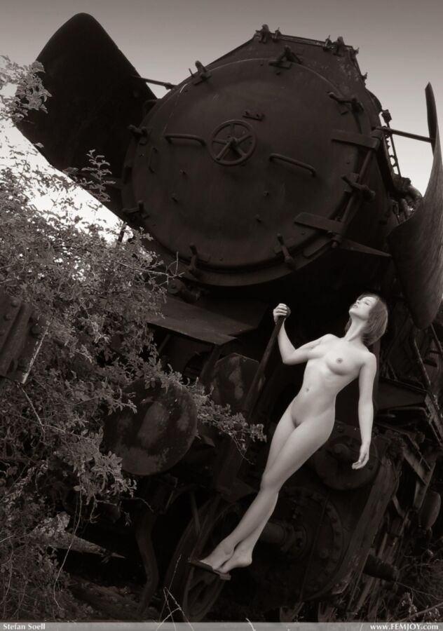 Free porn pics of women and steam trains - engines - No punks! 9 of 63 pics