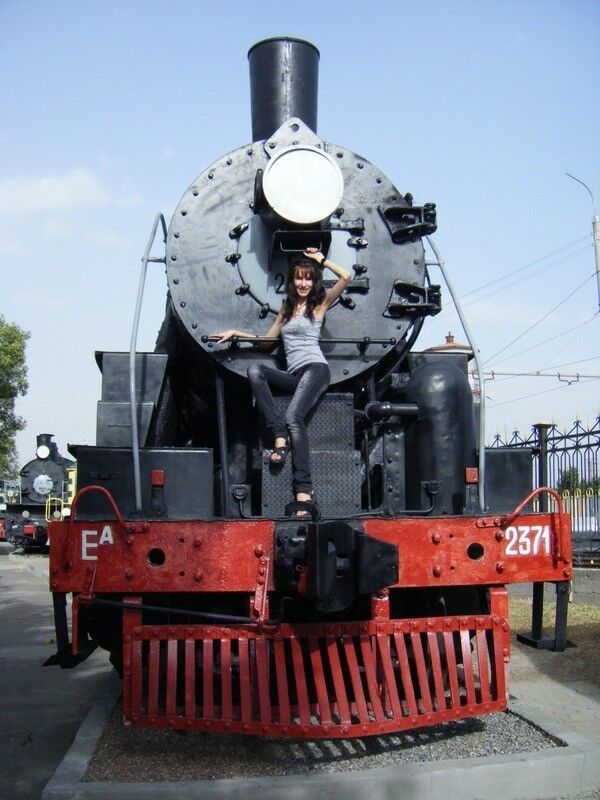 Free porn pics of women and steam trains - engines - No punks! 13 of 63 pics