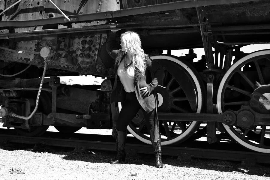 Free porn pics of women and steam trains - engines - No punks! 7 of 63 pics