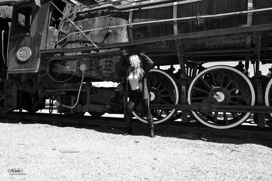 Free porn pics of women and steam trains - engines - No punks! 8 of 63 pics
