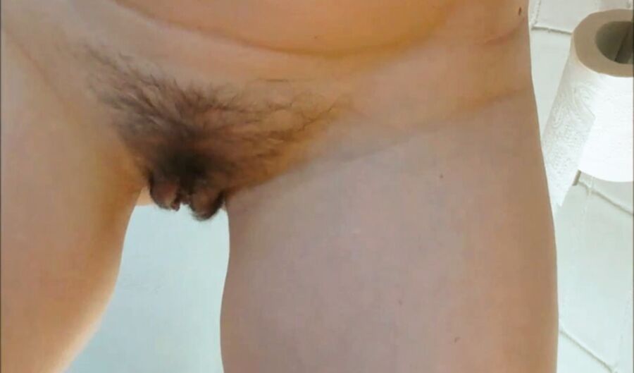 close look at unaware milf hairy pussy 9 of 13 pics